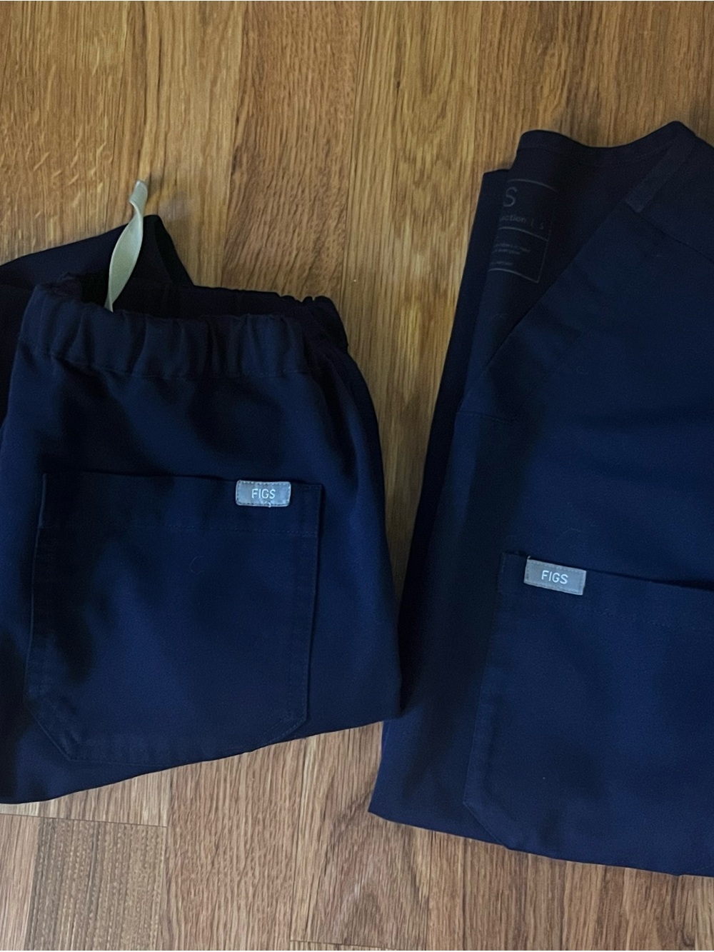 FIGS Men’s Navy Scrub Pants size small